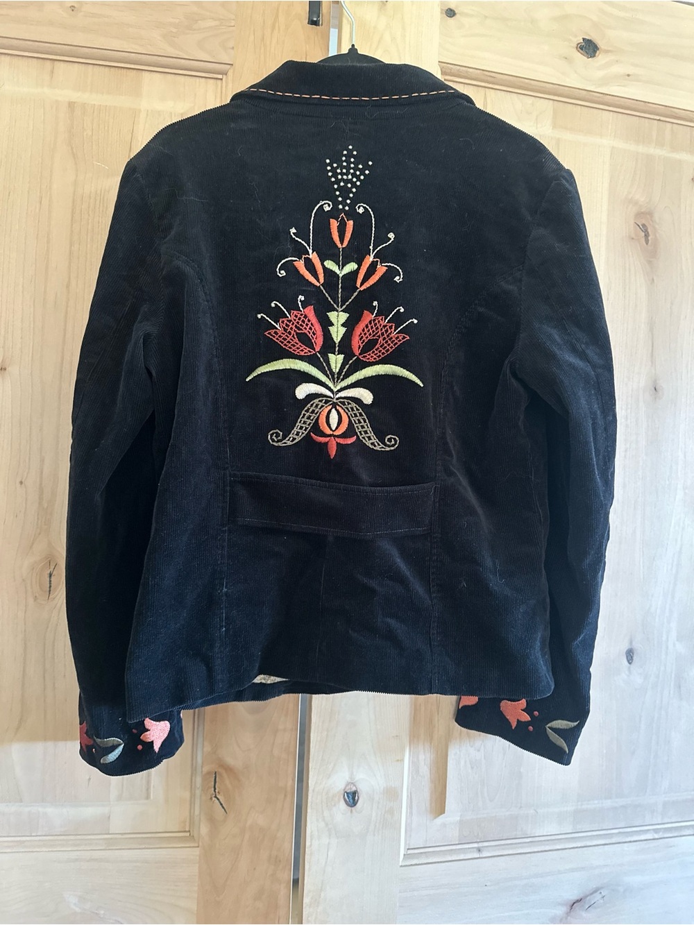 ii Sisters floral embroidered corduroy blazer